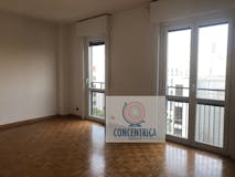 Two-bedroom Apartment of 120m² in Via Andrea Costa 33