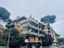 Two-bedroom Apartment of 75m² in Via Prospero Farinacci