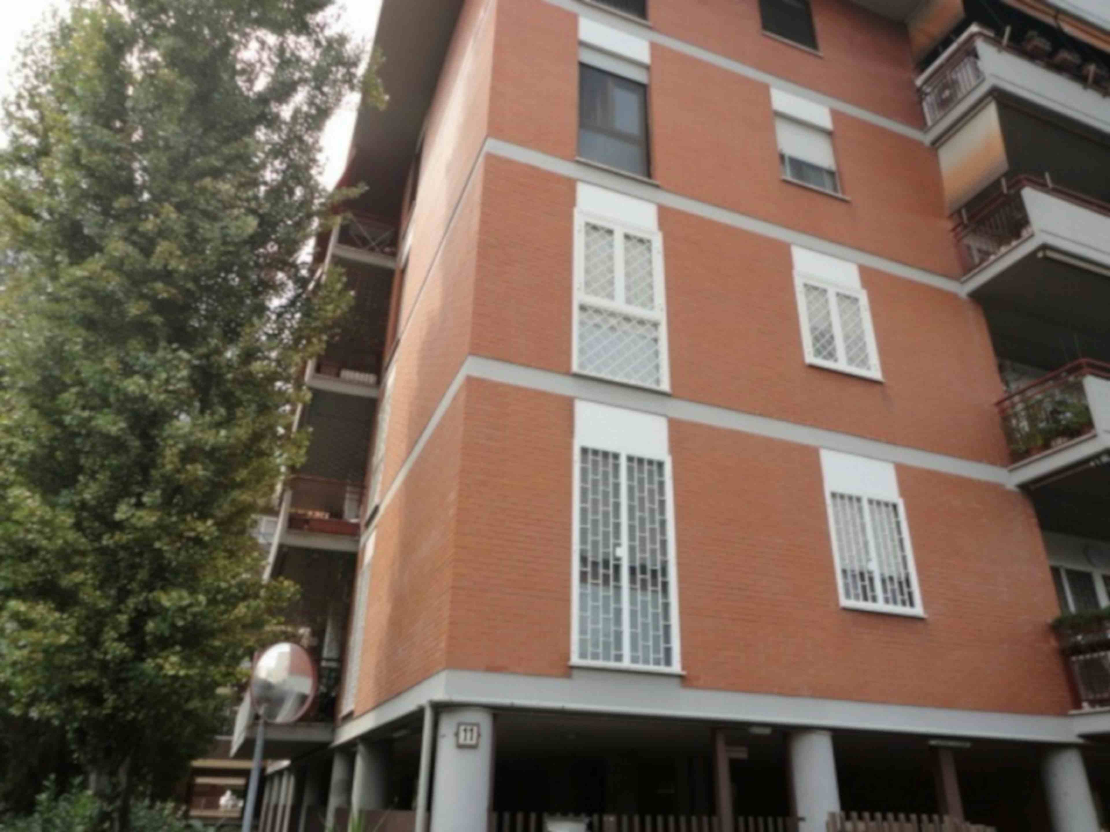 Two-bedroom Apartment of 95m² in Viale Bruno Pelizzi