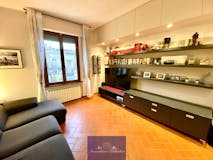Two-bedroom Apartment of 88m² in Piazza Dolci