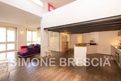 Three-bedroom Loft of 175m² in Via dei Gracchi