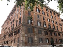 Two-bedroom Apartment of 83m² in Lungotevere Testaccio