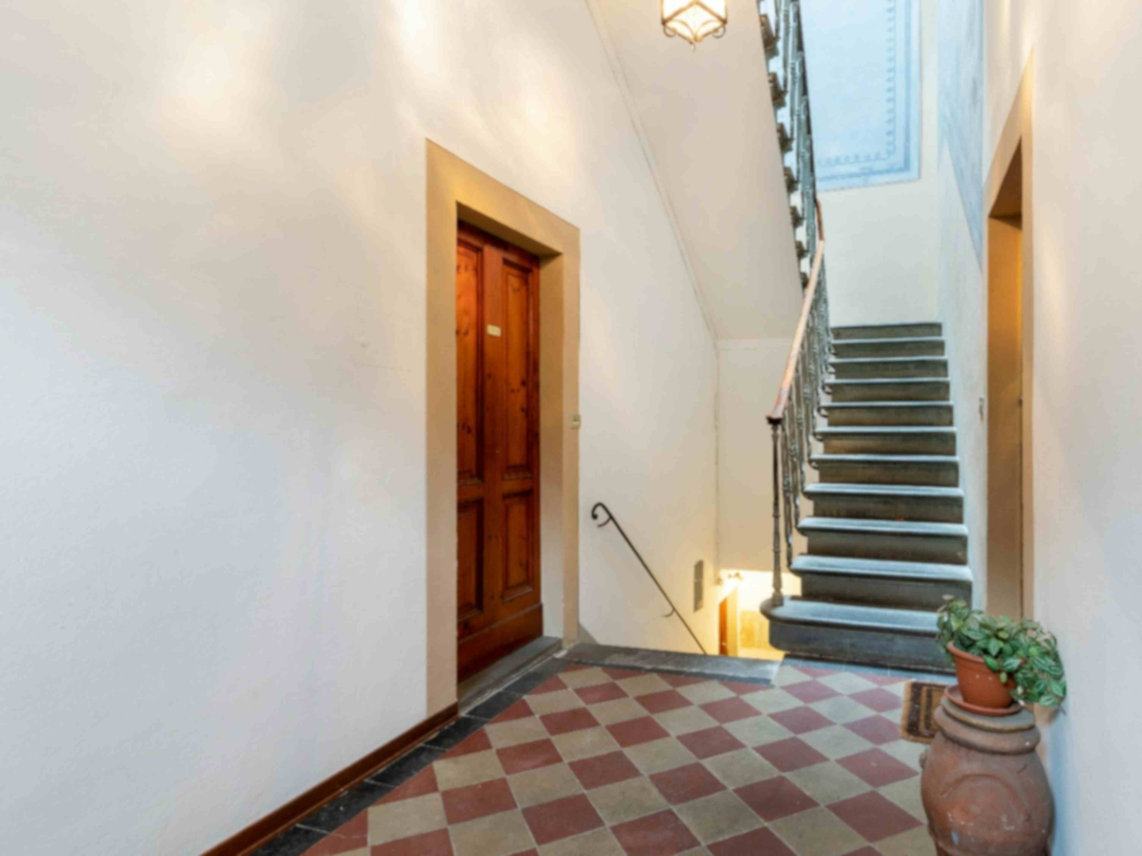 Two-bedroom Apartment of 80m² in Via della Piazzuola 33