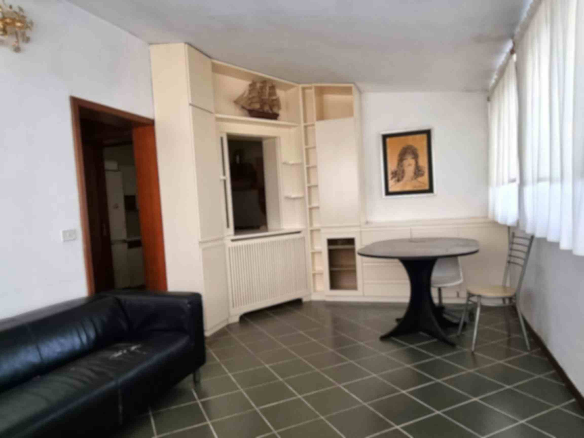 Two-bedroom Apartment of 75m² in Via Francesco Maria Veracini