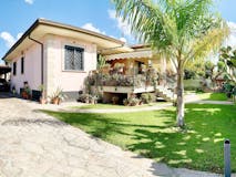 Four-bedroom Villa of 180m² in Via Pinzolo