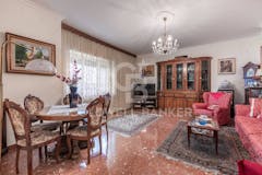 Three-bedroom Apartment of 150m² in Via Alberico Albricci
