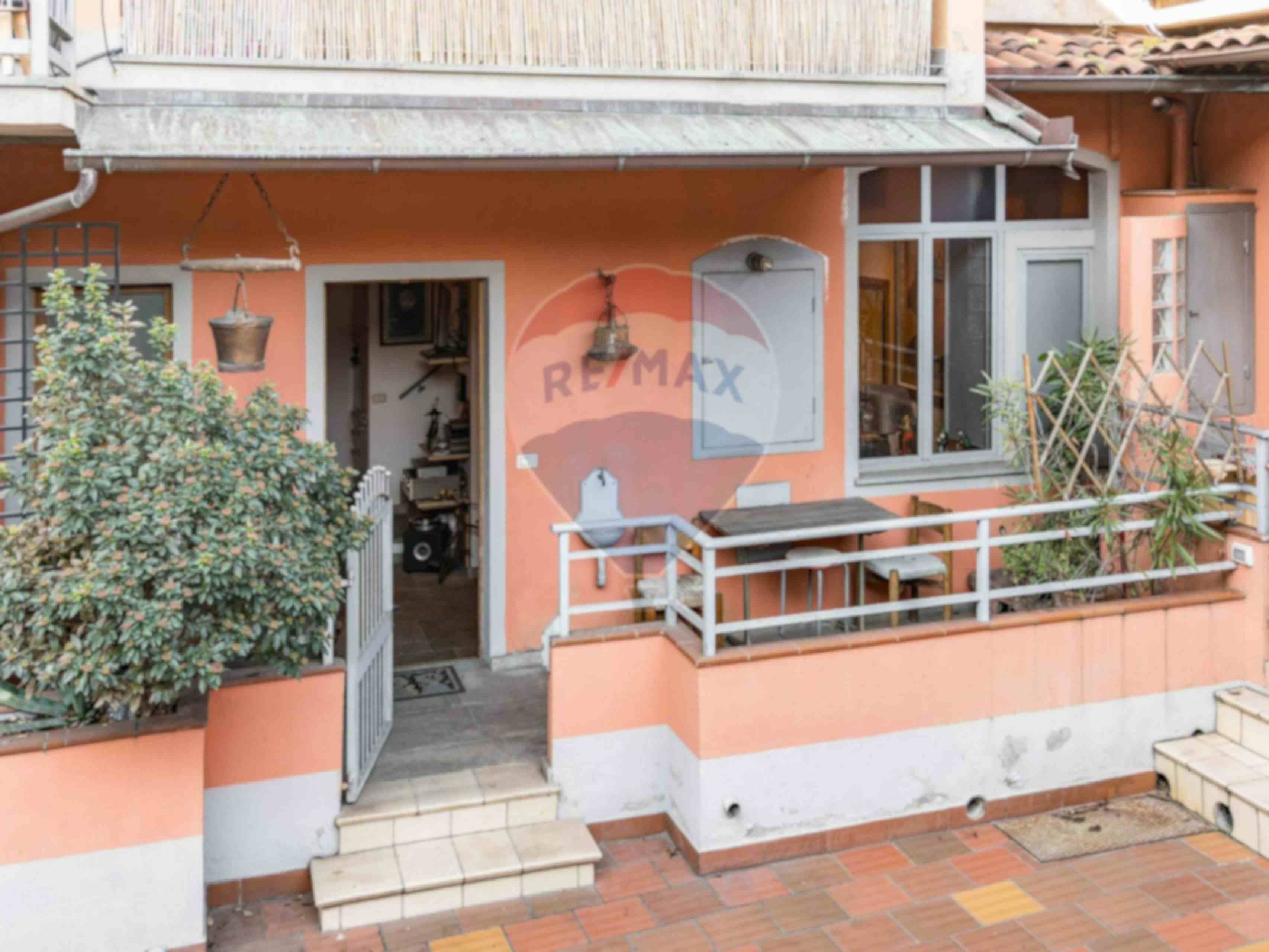 Two-bedroom Apartment of 60m² in Via Errico Giachino