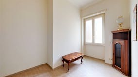 Three-bedroom Apartment of 142m² in Via Giorgio Vasari