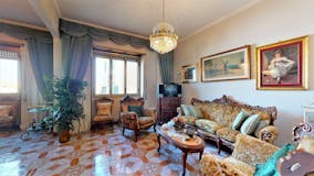 Two-bedroom Apartment of 80m² in Via Dei Levii