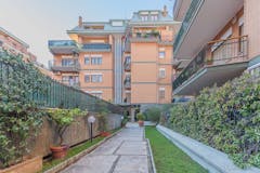 Two-bedroom Apartment of 132m² in Via Ettore Romagnoli