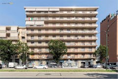 Two-bedroom Apartment of 94m² in Corso Vercelli