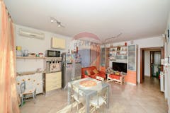 Two-bedroom Apartment of 70m² in Via Alfredo Cottrau