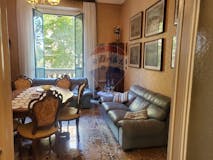 Two-bedroom Apartment of 121m² in Via Cenisio