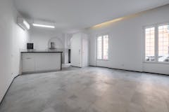 Two-bedroom Apartment of 95m² in Via Francesco Sabatini 8