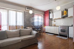 Two-bedroom Apartment of 86m² in Via Cenisio