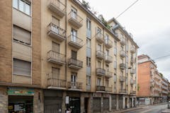 Two-bedroom Apartment of 85m² in Via Giovanni Francesco Napione 42