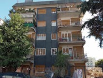 Three-bedroom Apartment of 130m² in Via Sisto IV