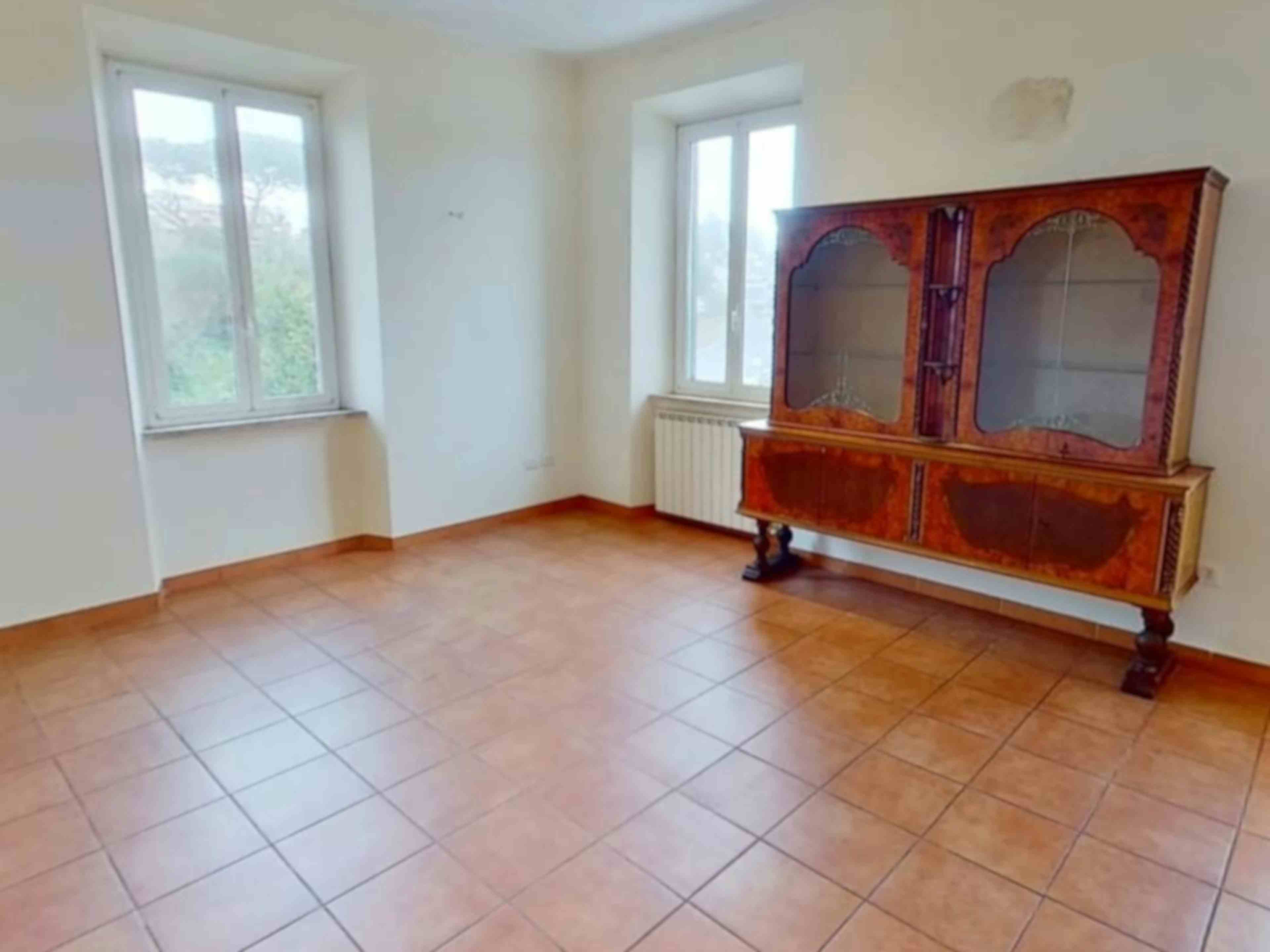 Two-bedroom Apartment of 85m² in Via Braccianense 27