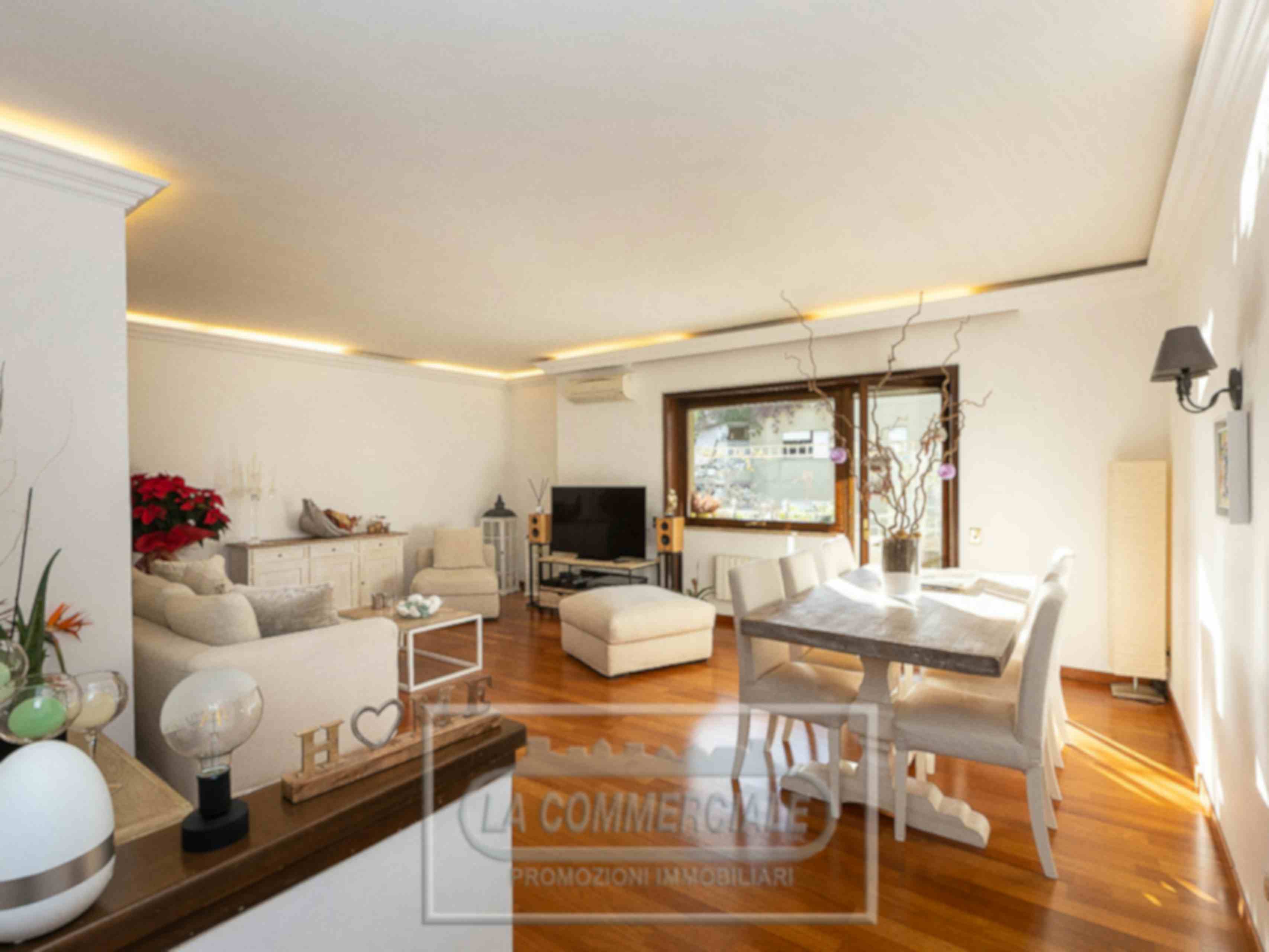 Three-bedroom Apartment of 145m² in Viale Cortina d'Ampezzo