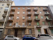 Three-bedroom Apartment of 88m² in Via Borgosesia