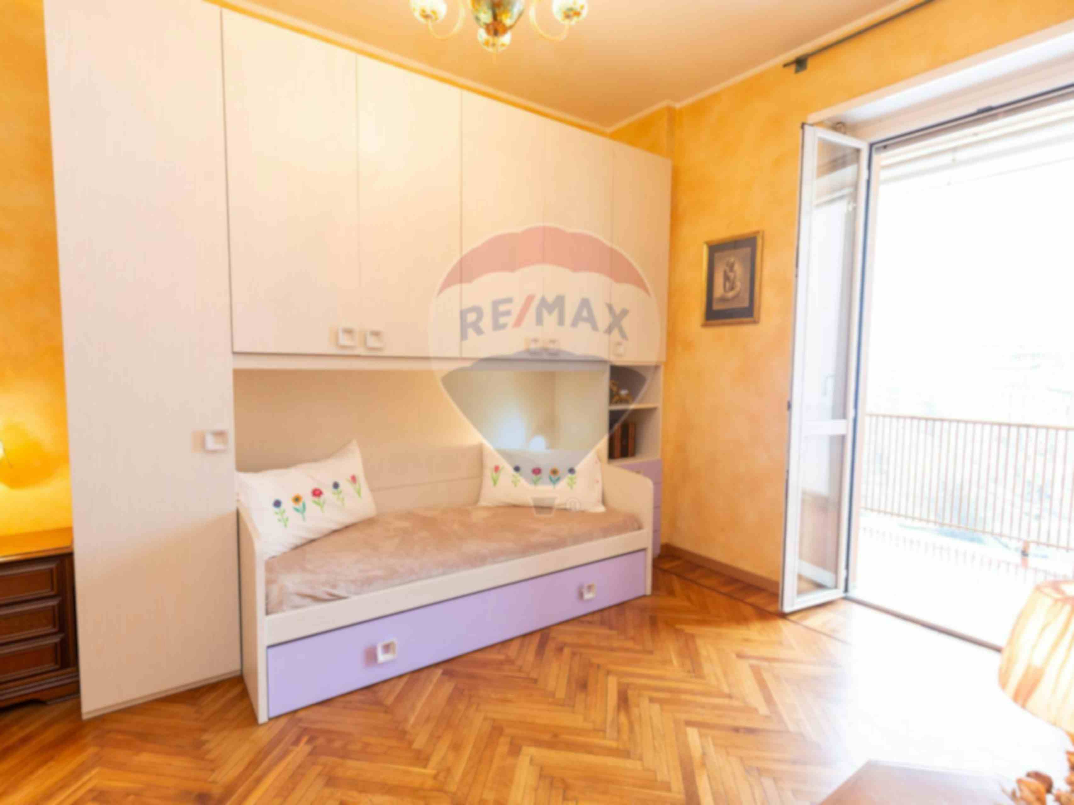 One-bedroom Apartment of 33m² in Lungo Dora Firenze