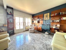 Three-bedroom Apartment of 150m² in Viale Manfredo Fanti
