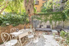 Two-bedroom Apartment of 89m² in Via Castel Morrone