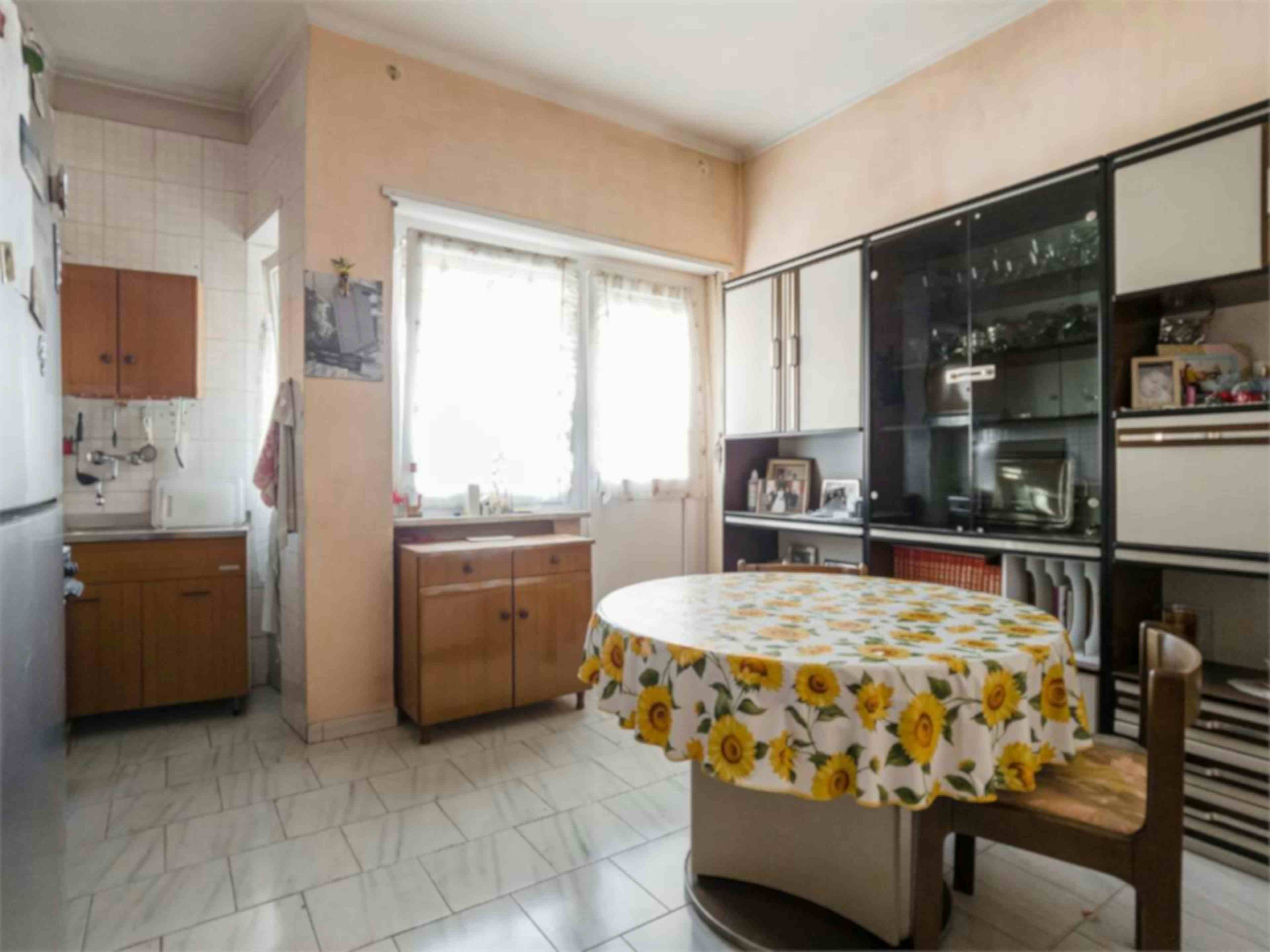 Two-bedroom Apartment of 74m² in Via Tronzano