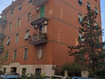 Two-bedroom Apartment of 85m² in Via Di Vigna Fabbri