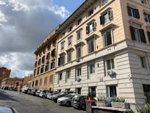 Two-bedroom Apartment of 94m² in Viale Delle Mura Aurelie