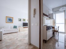 Two-bedroom Apartment of 112m² in Via Ferrante Aporti