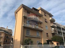 Two-bedroom Apartment of 120m² in Via Aurelia