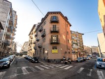 Two-bedroom Apartment of 70m² in Via Medail