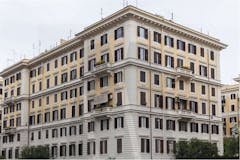Three-bedroom Apartment of 140m² in Via Cimarosa