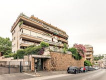 Three-bedroom Apartment of 145m² in Via San Damaso