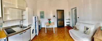 One-bedroom Apartment of 45m² in Via Giambologna 42