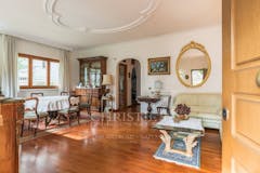 Three-bedroom Villa of 275m² in Via Vallemaio