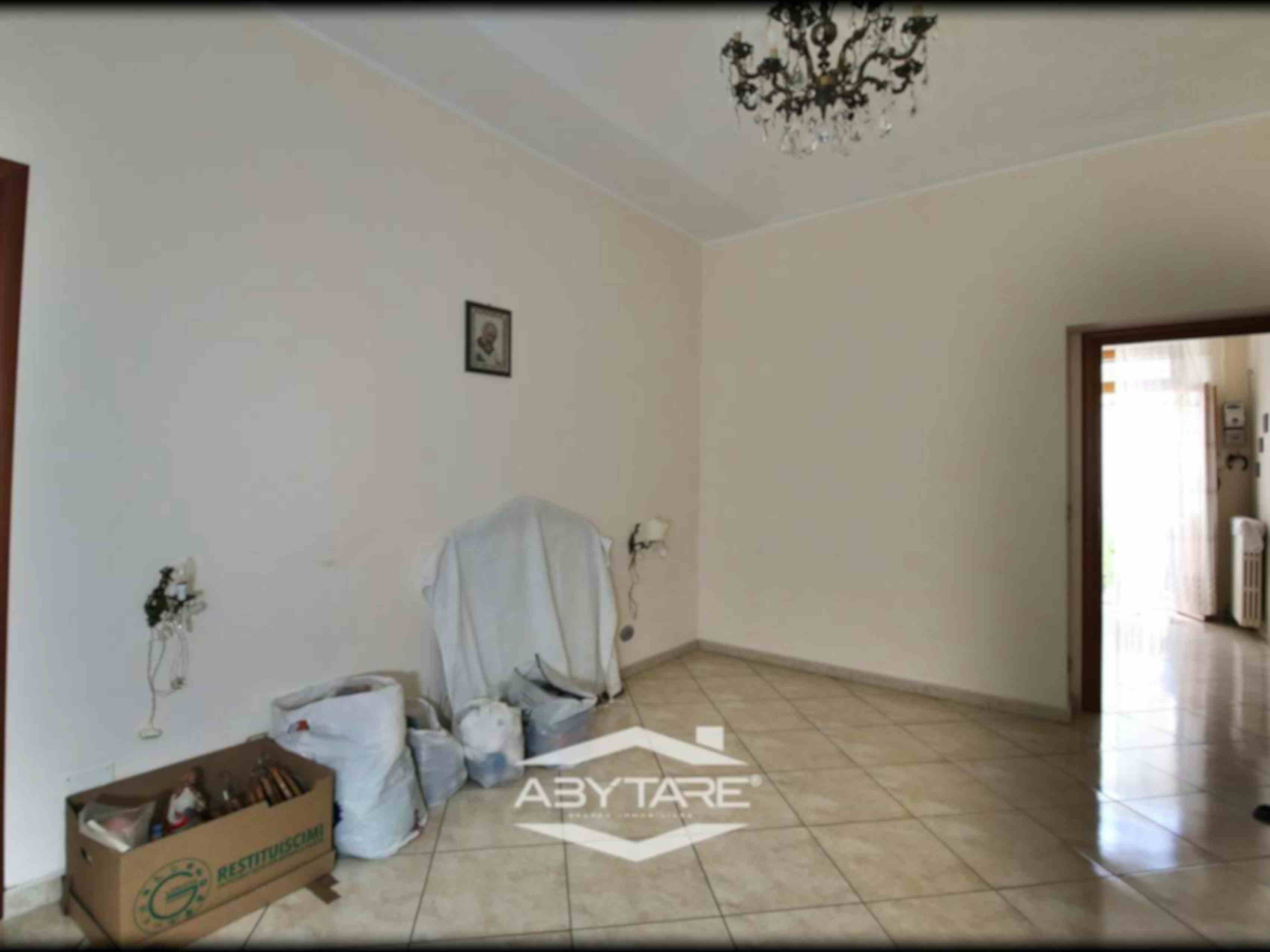 Two-bedroom Apartment of 90m² in Via Lombardore 