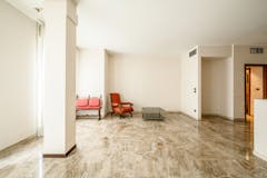 Two-bedroom Apartment of 110m² in Piazza Firenze 19
