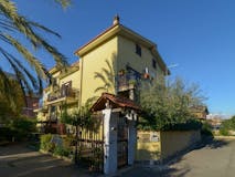 Two-bedroom Apartment of 95m² in Via Di Torre Morena