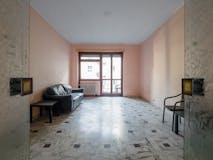 Three-bedroom Apartment of 136m² in Via Giacinto Carena 2