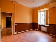Two-bedroom Apartment of 120m² in Via Quintino Sella
