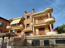 Two-bedroom Apartment of 80m² in Via Carlentini
