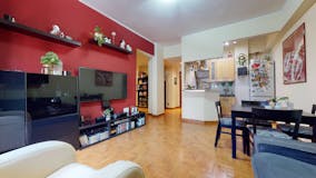 Two-bedroom Apartment of 80m² in Via Roccaromana