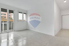 Two-bedroom Apartment of 90m² in Via Vipacco
