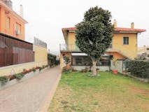 Two-bedroom Apartment of 125m² in Via Massa Di San Giuliano