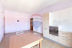 Two-bedroom Apartment of 90m² in Via Cinque Maggio