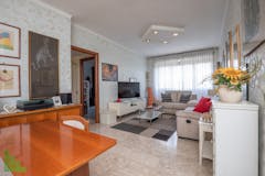 Two-bedroom Apartment of 111m² in Via Mario Borsa