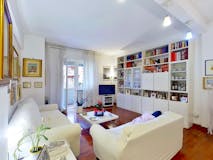 Two-bedroom Apartment of 111m² in Viale Spartaco