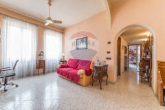 Two-bedroom Apartment of 100m² in Via Gabrio Serbelloni